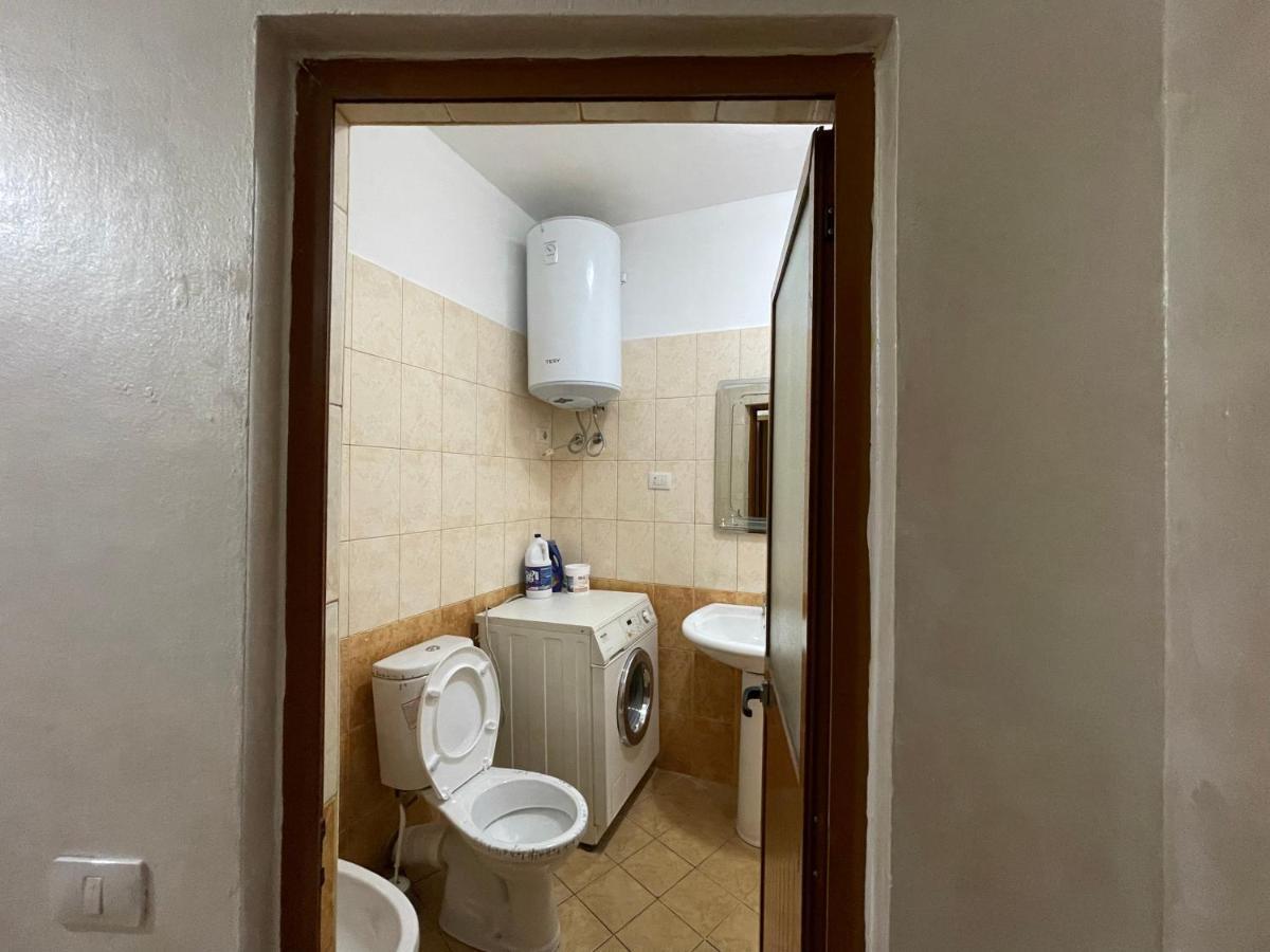 B&B - Private Rooms 2 ติรานา ภายนอก รูปภาพ